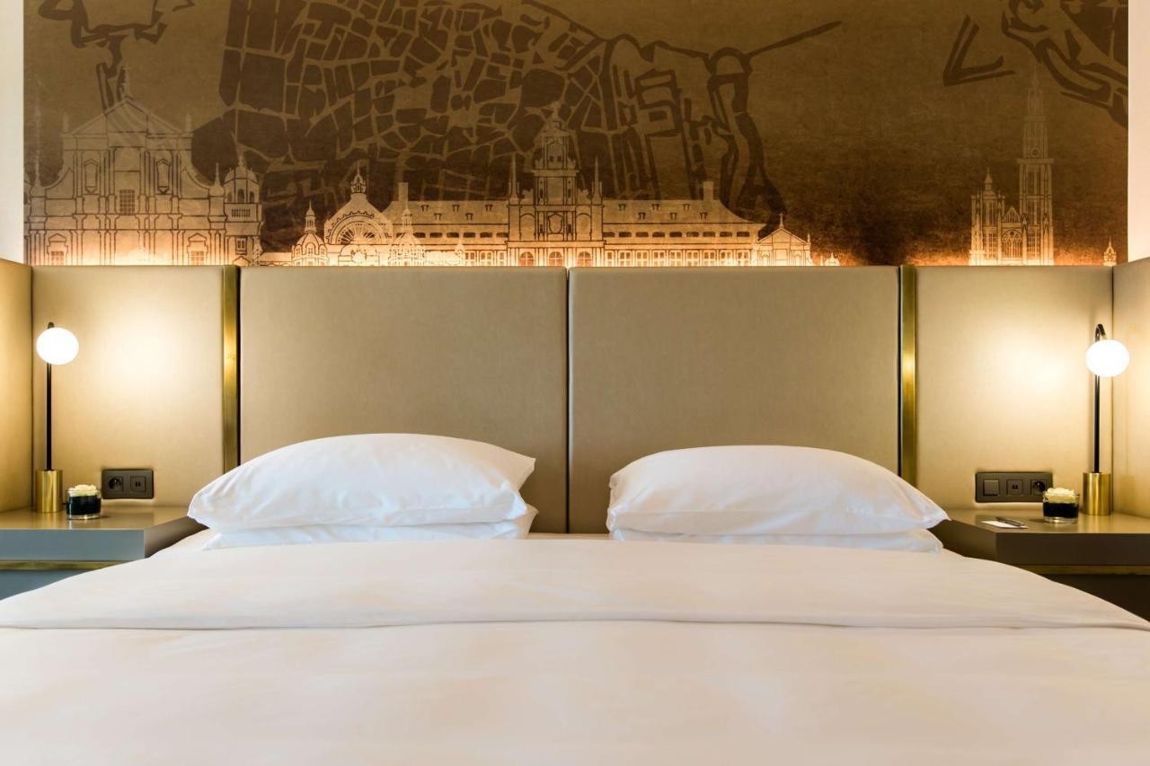 Junior Suite with City View