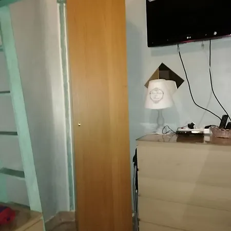 2 Floors 3 Bedrooms Near Central Station-2
