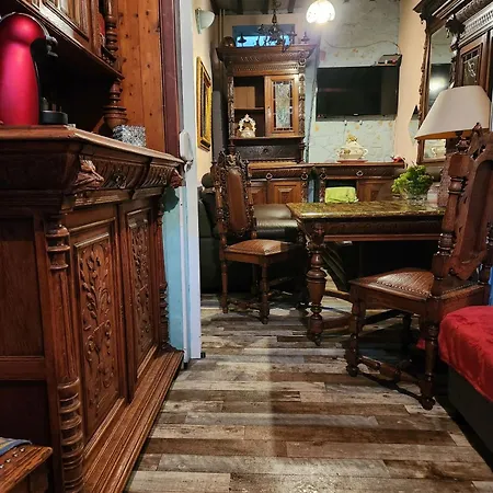 Double Room Near Central Station-2